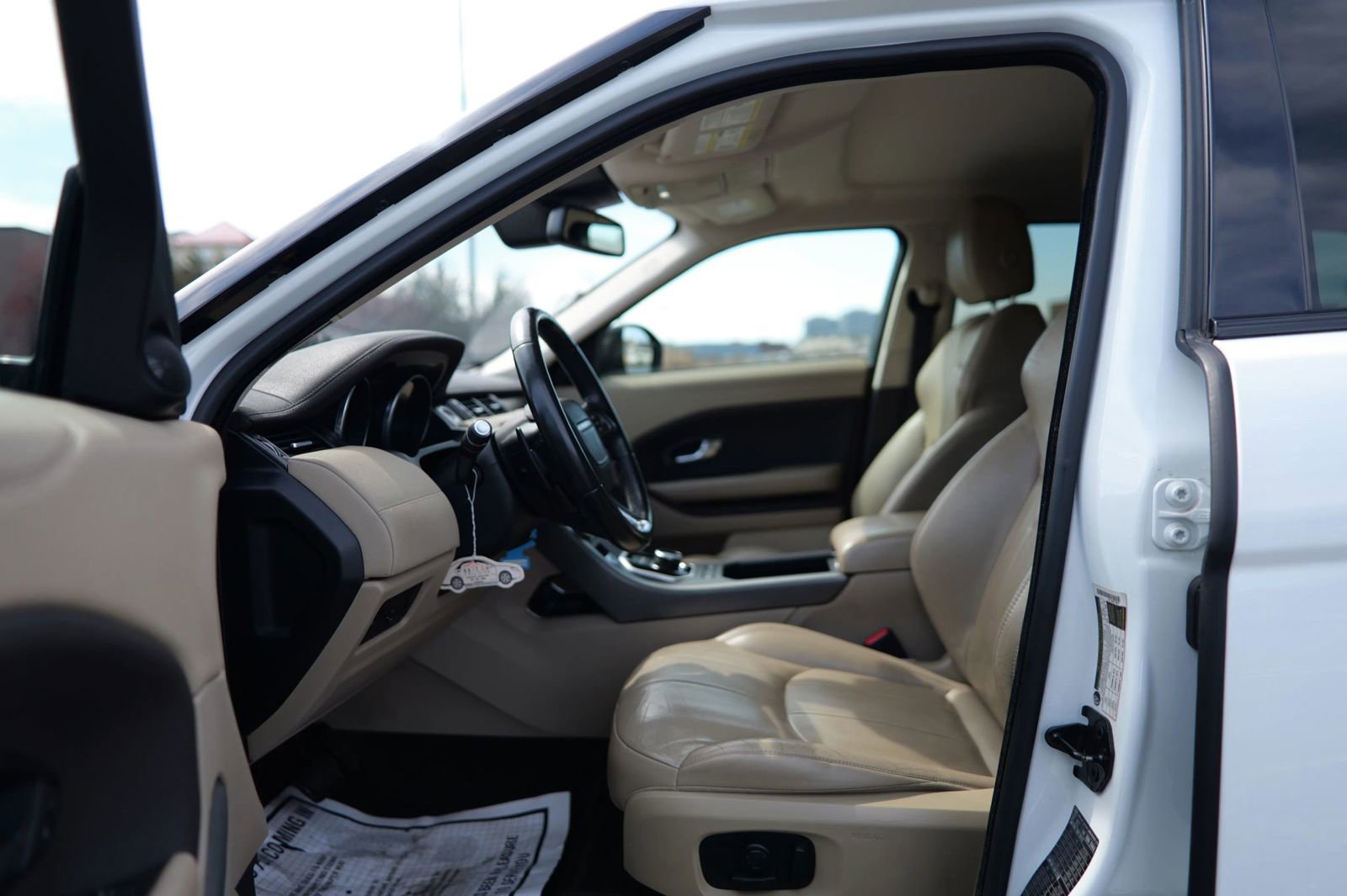 Used 2018 Land Rover Range Rover Evoque image 17