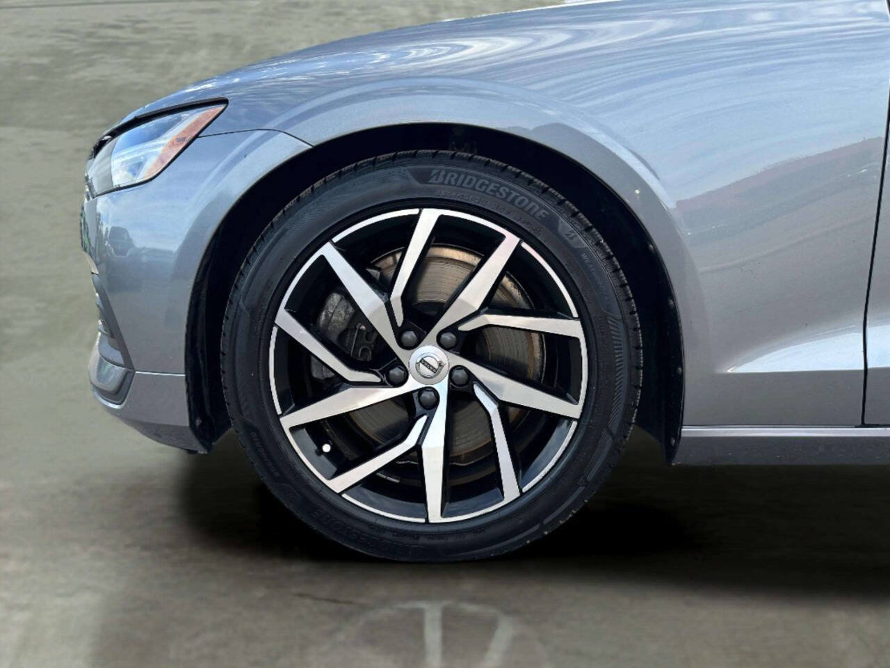 Used 2019 Volvo S60 T6 Momentum w/ Multimedia Package AWD/4WD image 37