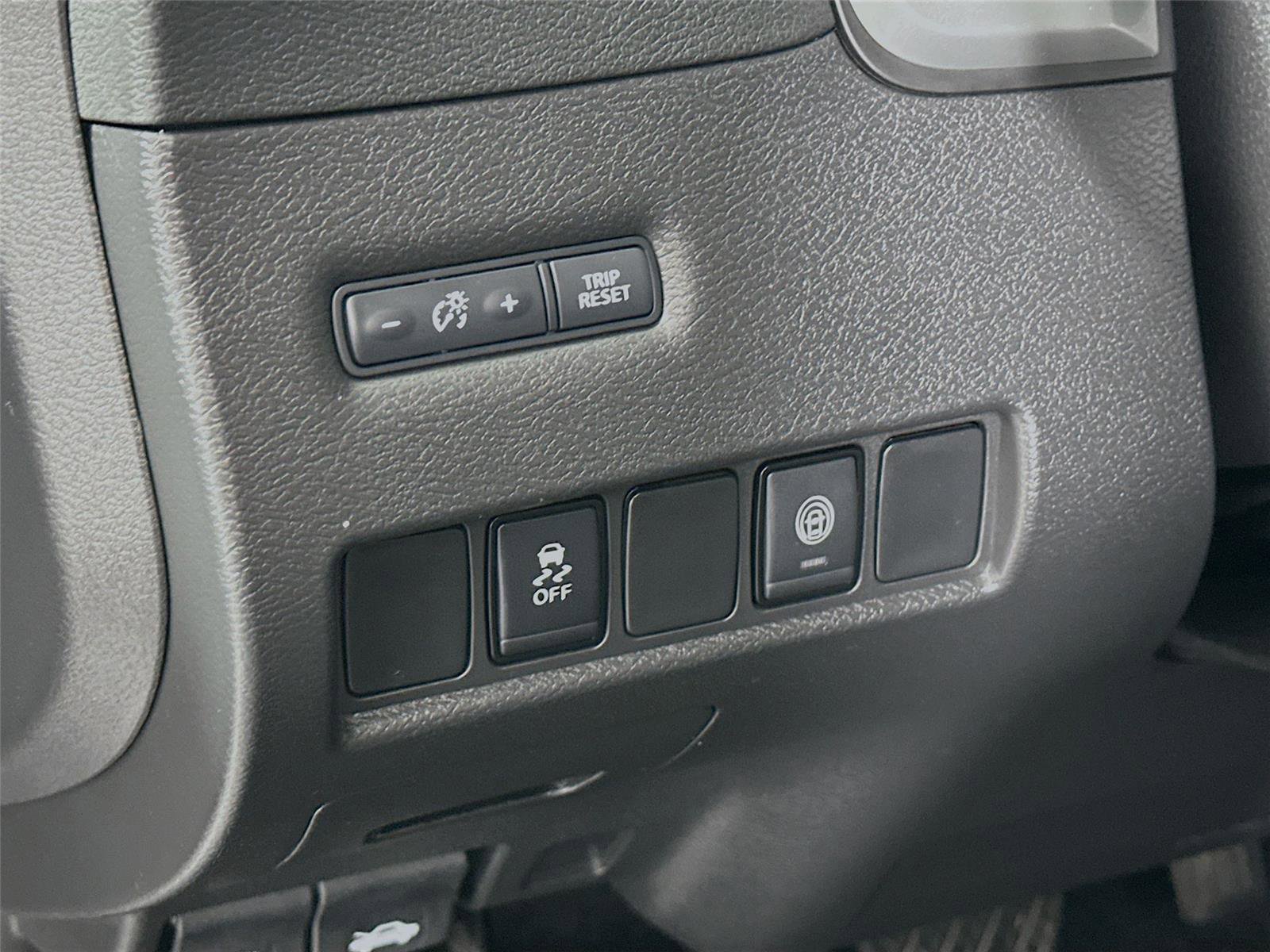 Used 2024 Nissan Murano SV AWD/4WD image 14