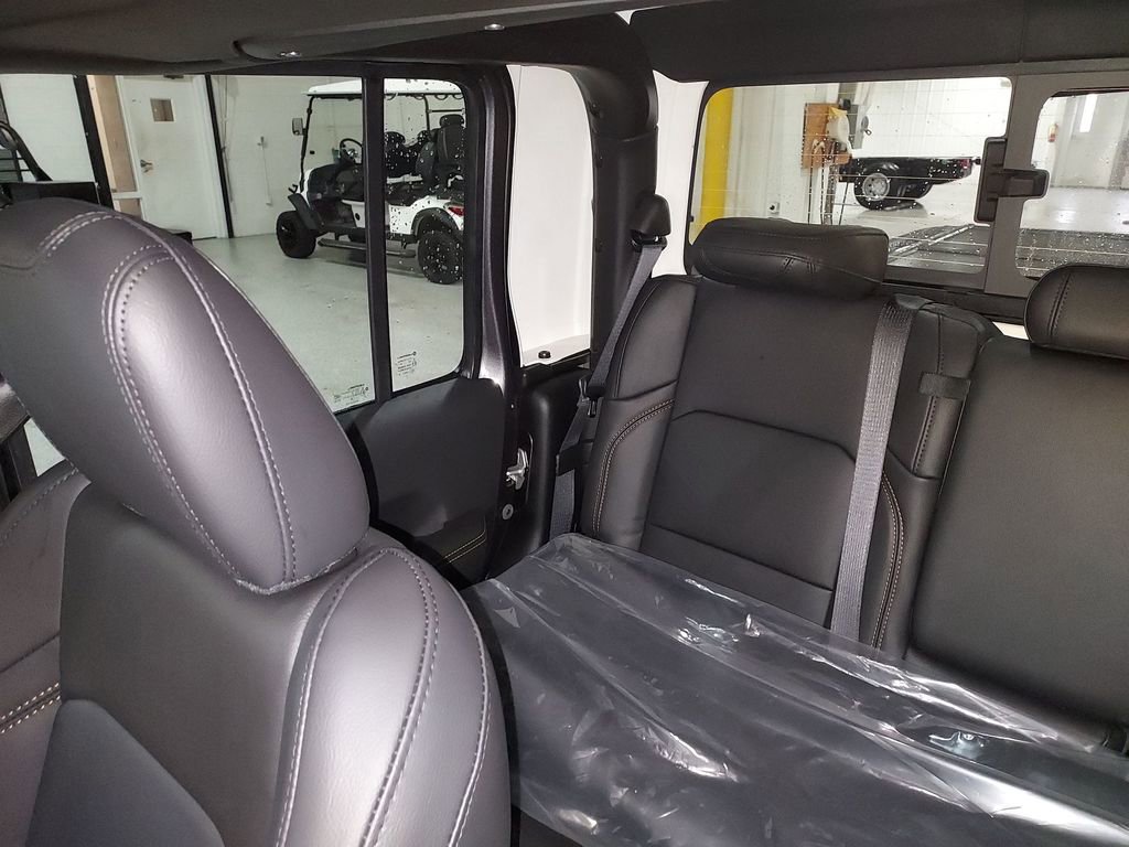 New 2026 Jeep Gladiator Sport AWD/4WD image 12