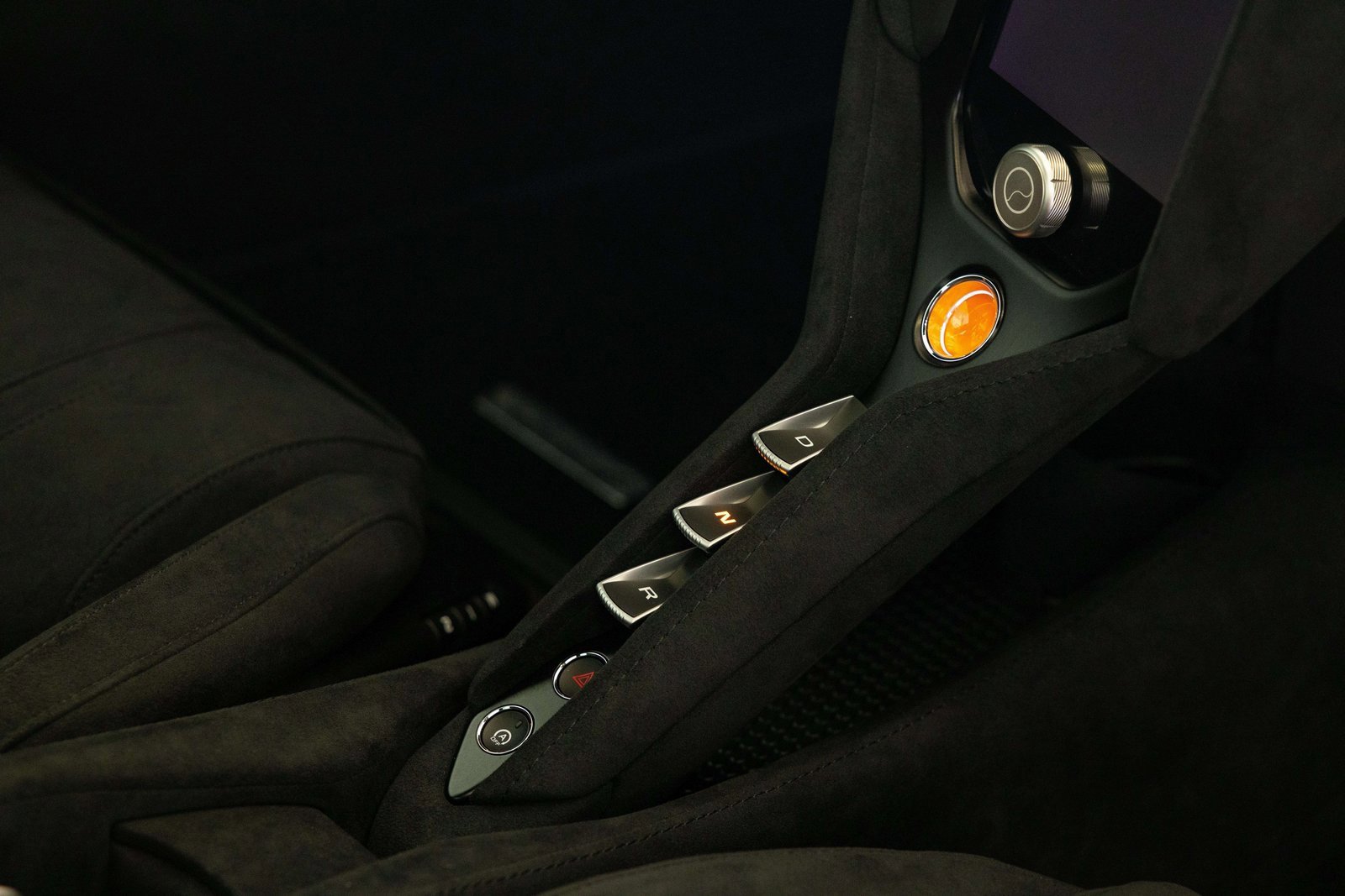 New 2025 McLaren 750S image 40