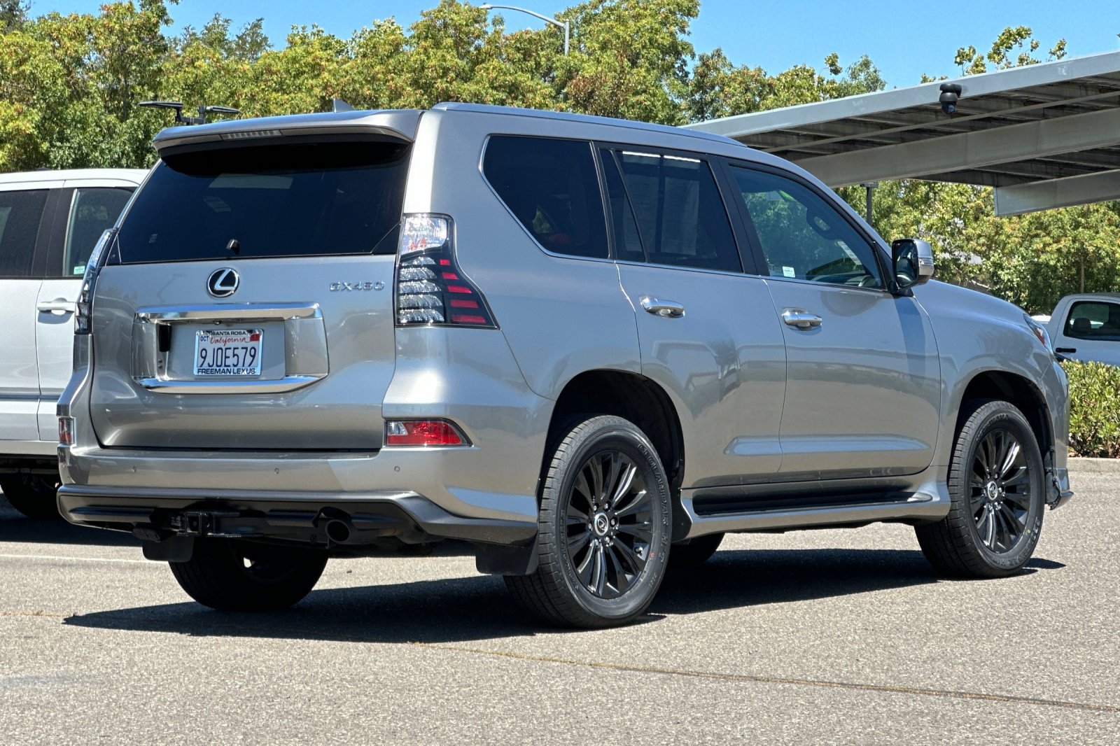 Certified 2023 Lexus GX 460 Luxury w/ Sport Design Package AWD/4WD image 4