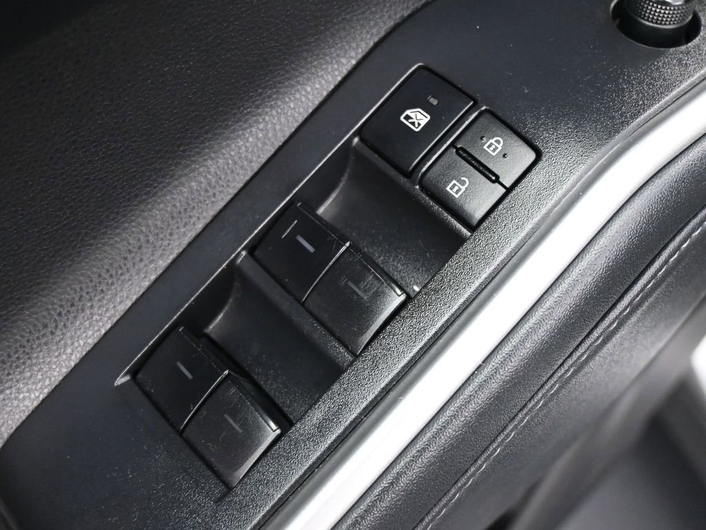 Used 2022 Toyota Highlander XLE image 4