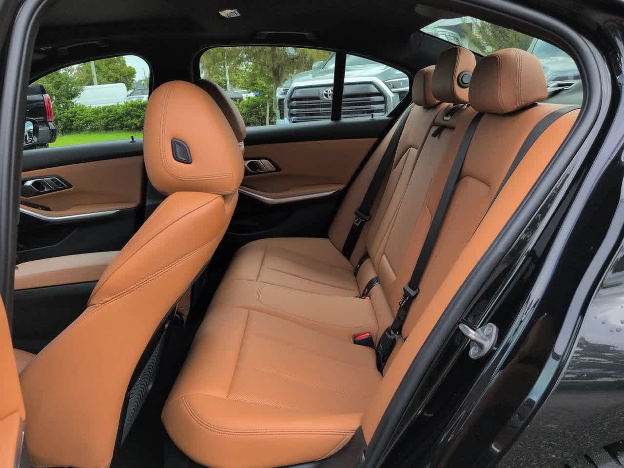 Used 2022 BMW 330e w/ M Sport Package RWD image 13