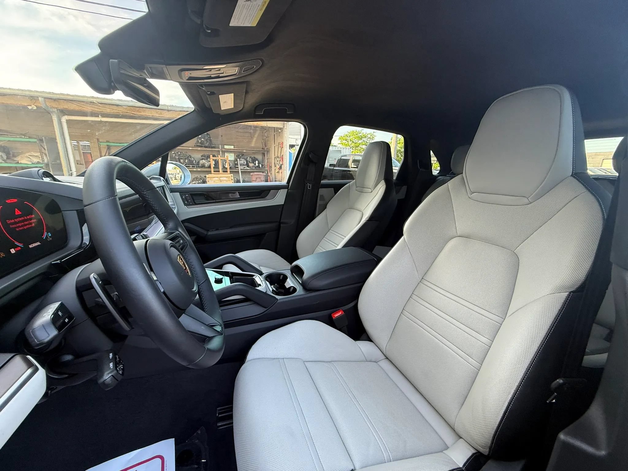 Used 2025 Porsche Cayenne GTS w/ Sport Chrono Package AWD/4WD image 20
