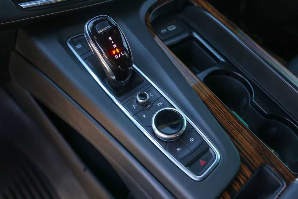 Used 2022 Cadillac Escalade Premium Luxury image 21