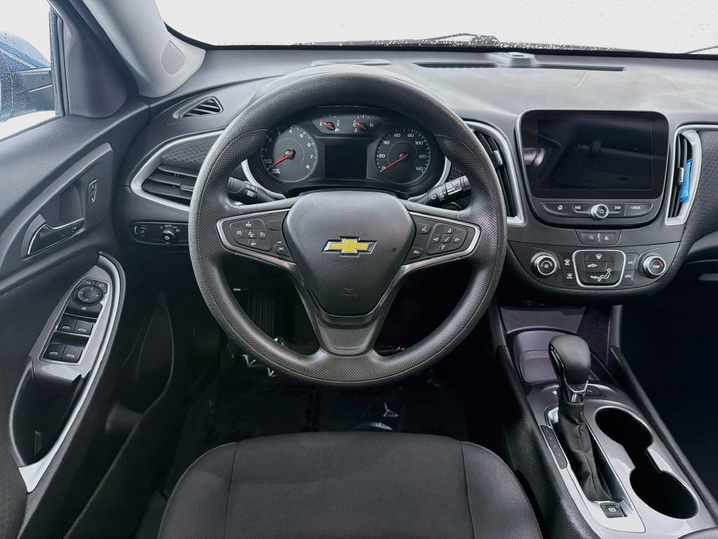 Used 2025 Chevrolet Malibu LS FWD image 21