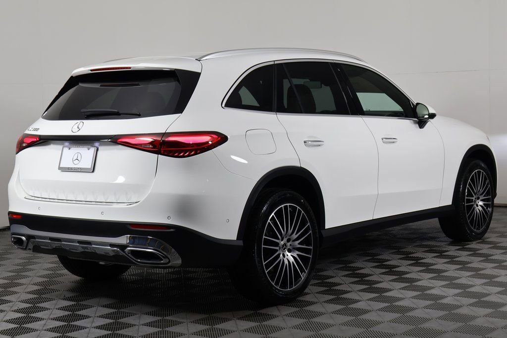 New 2026 Mercedes-Benz GLC 300 image 2