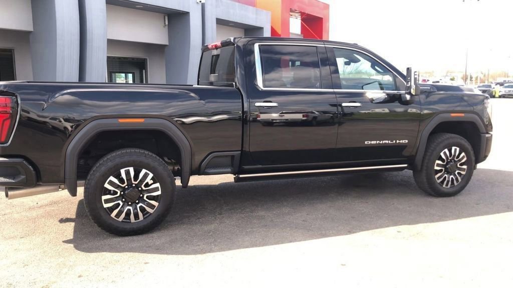 Used 2025 GMC Sierra 2500 Denali Ultimate image 7