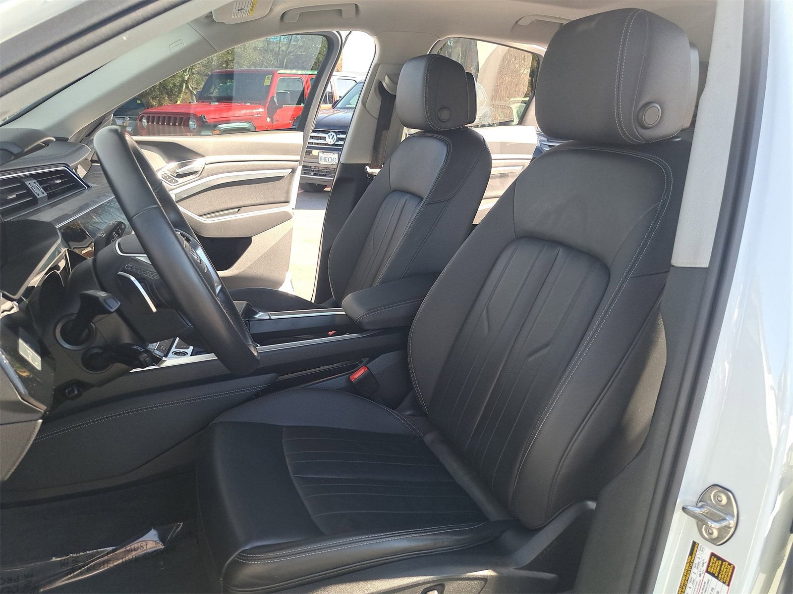 Used 2023 Audi e-tron Premium image 15