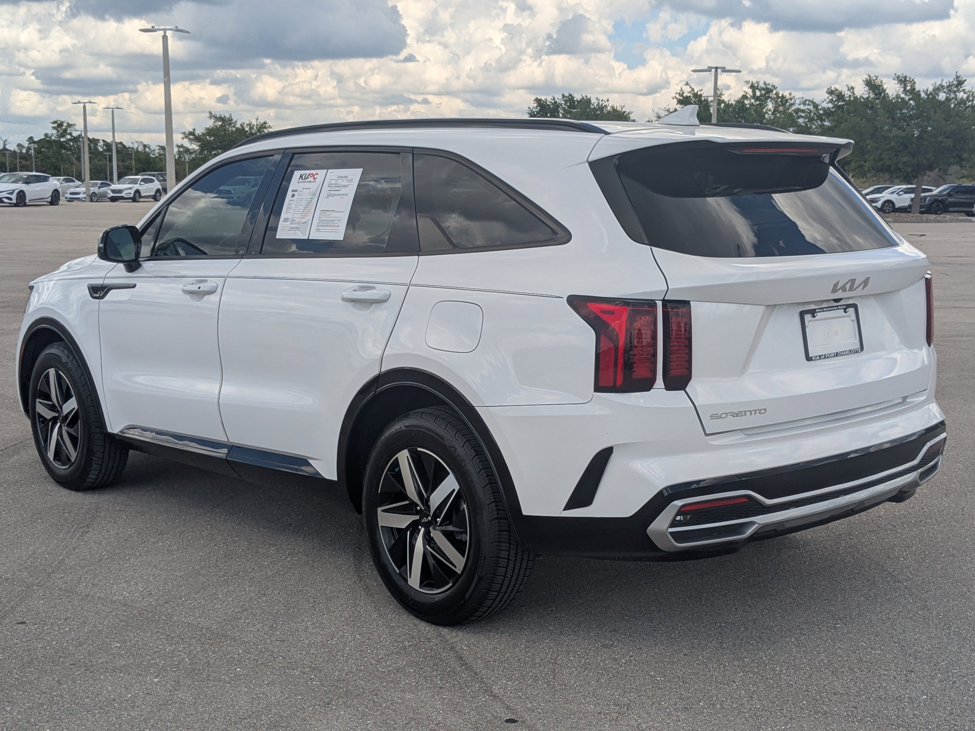 Certified 2023 Kia Sorento S image 7