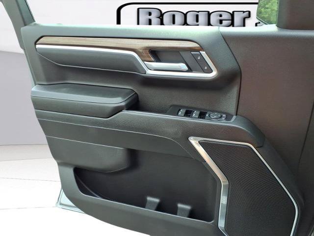 Used 2025 Chevrolet Silverado 1500 LT AWD/4WD image 18