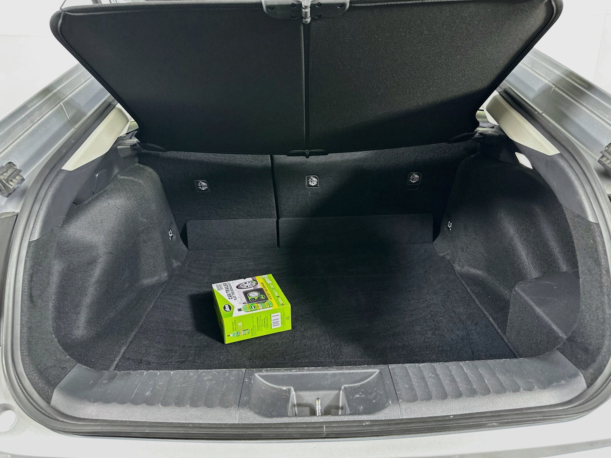 Used 2025 Toyota Prius LE FWD image 26