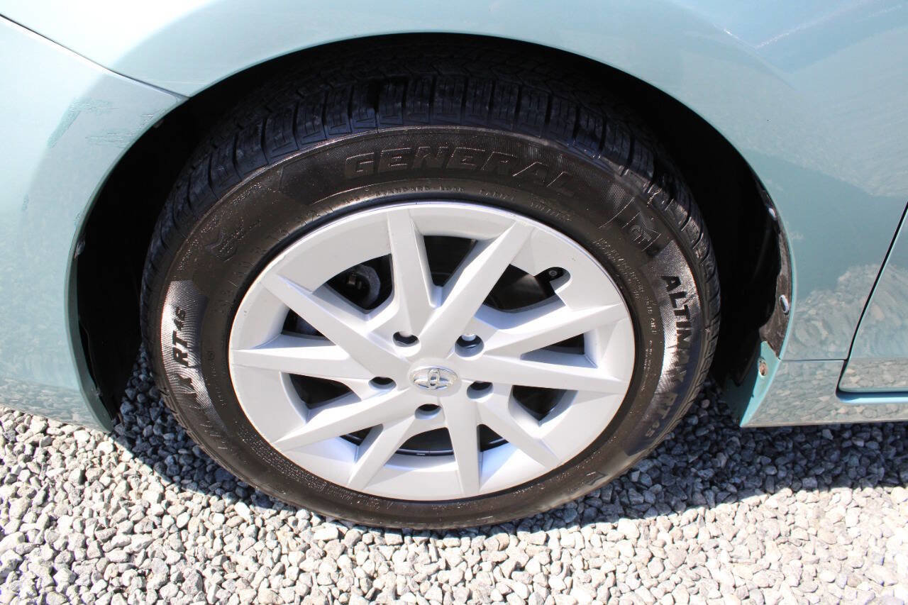 Used 2014 Toyota Prius V Three image 25