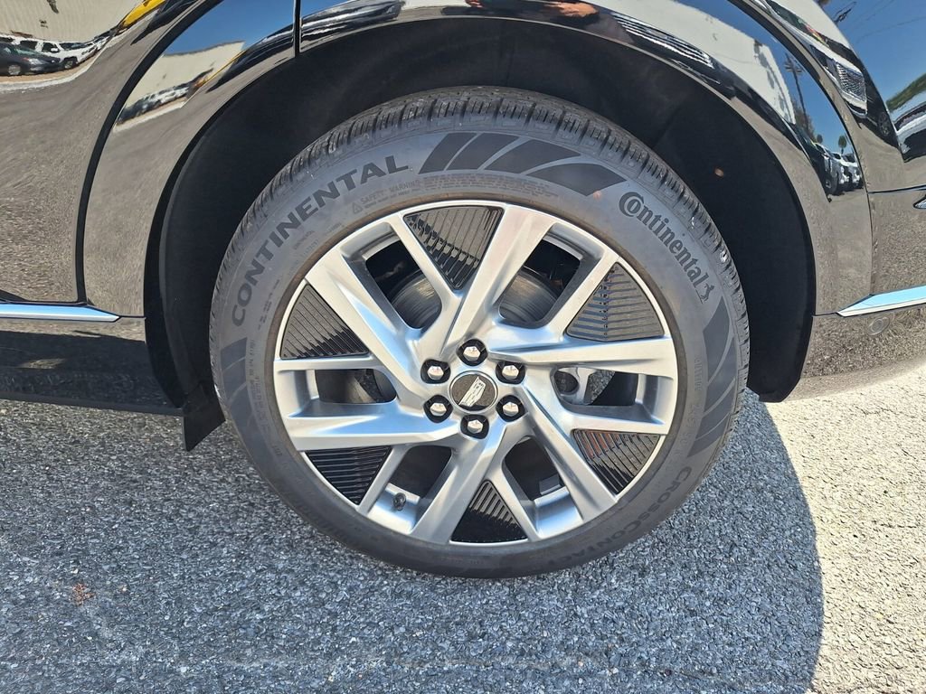 New 2025 Cadillac Optiq Luxury 2 image 22