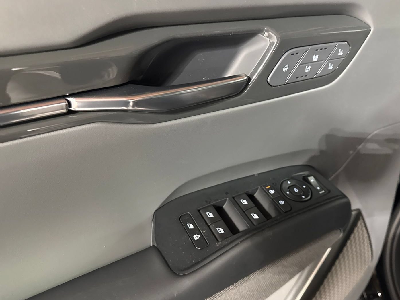 New 2026 Kia EV9 Land w/ Nightfall Edition Package AWD/4WD image 16