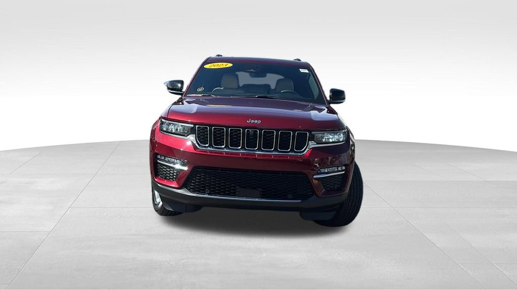 Used 2023 Jeep Grand Cherokee Limited w/ Luxury Tech Group II image 2