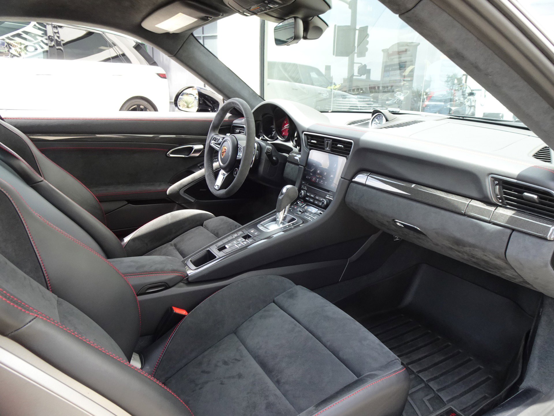 Used 2017 Porsche 911 Carrera GTS w/ GTS Interior Package RWD image 18