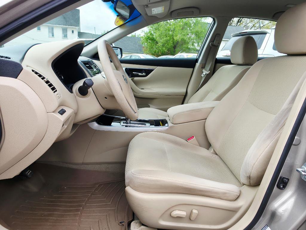 Used 2014 Nissan Altima 2.5 S w/ Display Audio Package FWD image 10