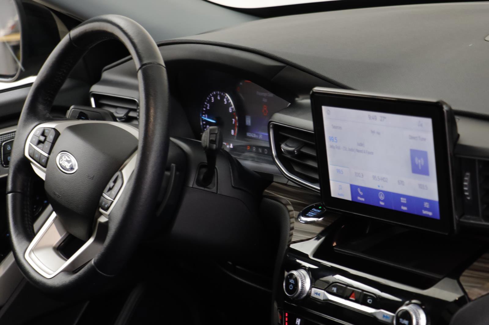 Used 2021 Ford Explorer Limited w/ Equipment Group 301A image 22