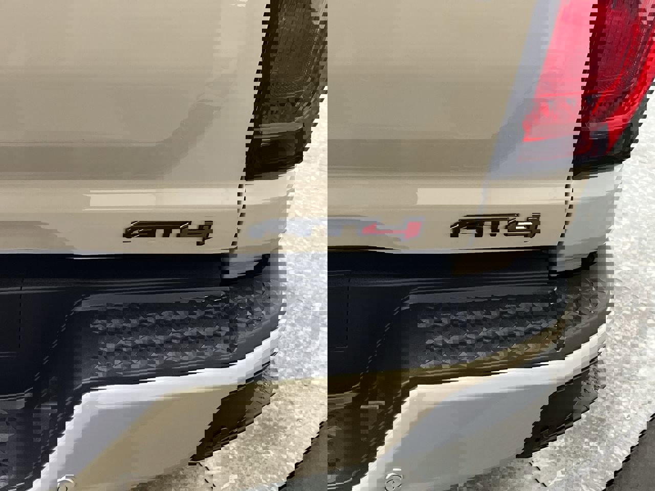 Used 2024 GMC Canyon AT4 w/ Technology Package image 34