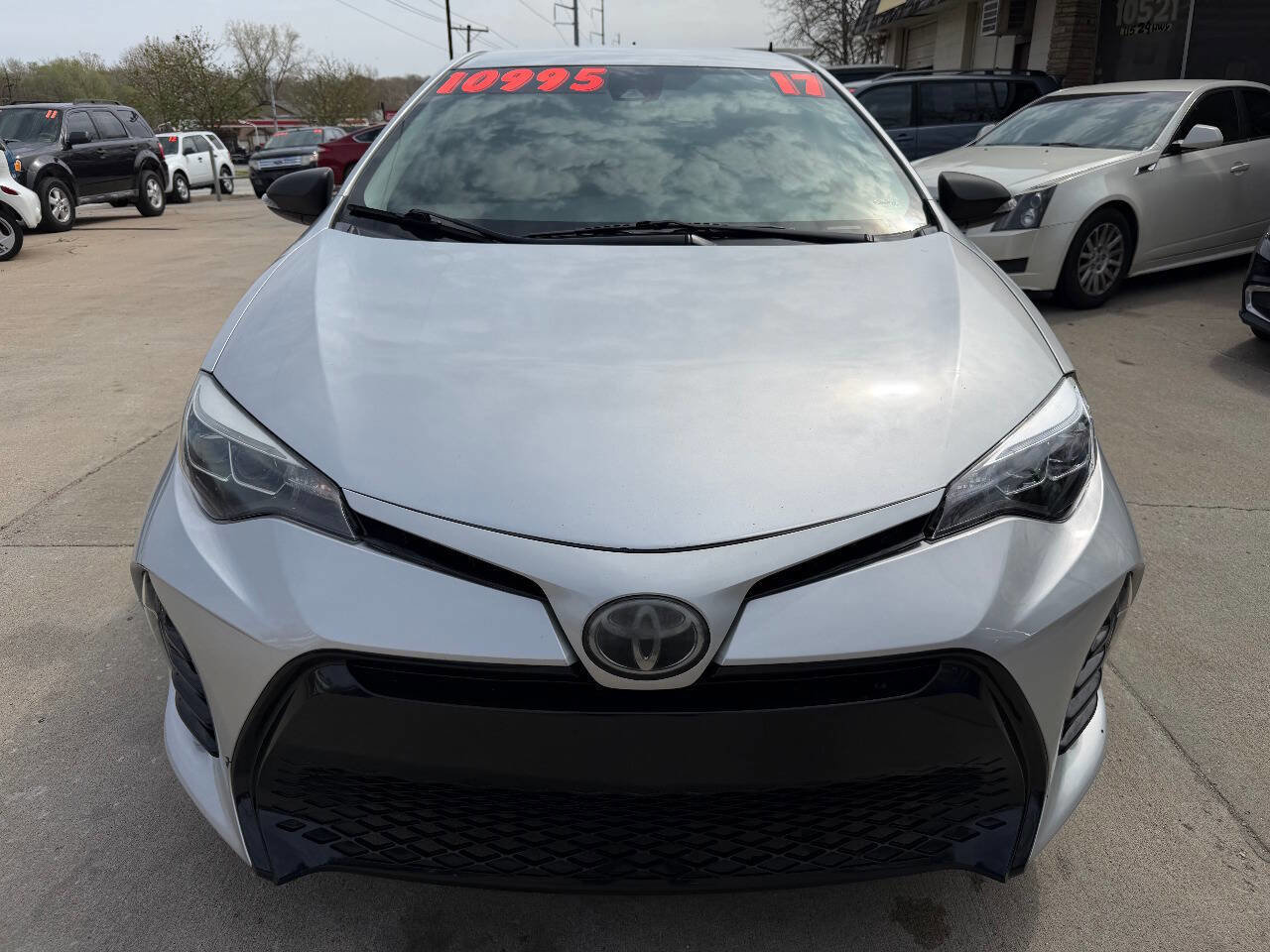 Used 2017 Toyota Corolla SE w/ Carpet Mat Package (TMS) image 2