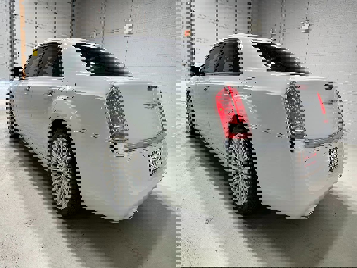 Used 2013 Chrysler 300 C w/ Light Group image 21
