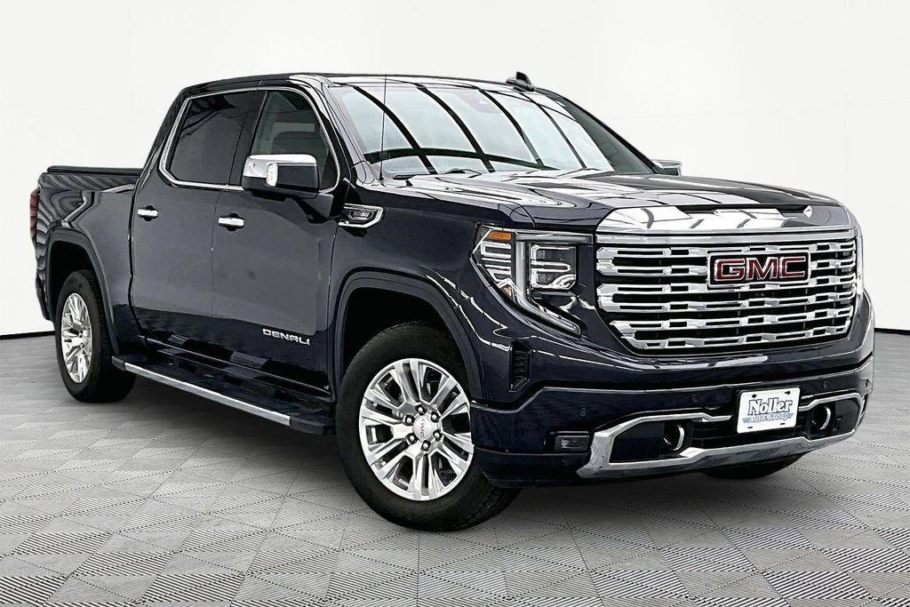 Used 2023 GMC Sierra 1500 Denali w/ Technology Package AWD/4WD image 12