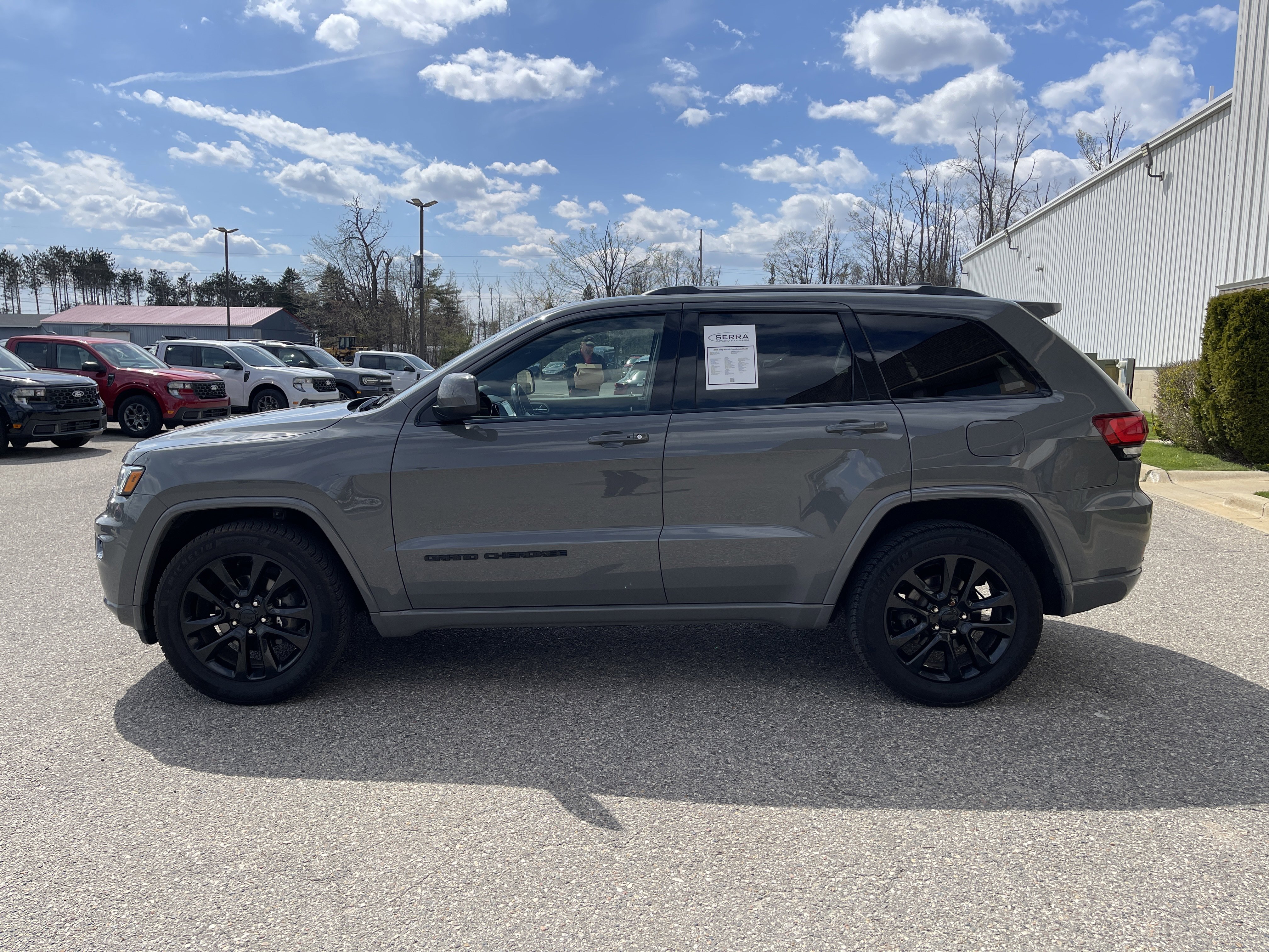 Used 2020 Jeep Grand Cherokee Altitude AWD/4WD image 6