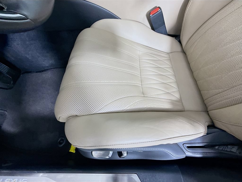 Certified 2022 Lexus LS 500 w/ Interior Upgrade Package RWD image 19