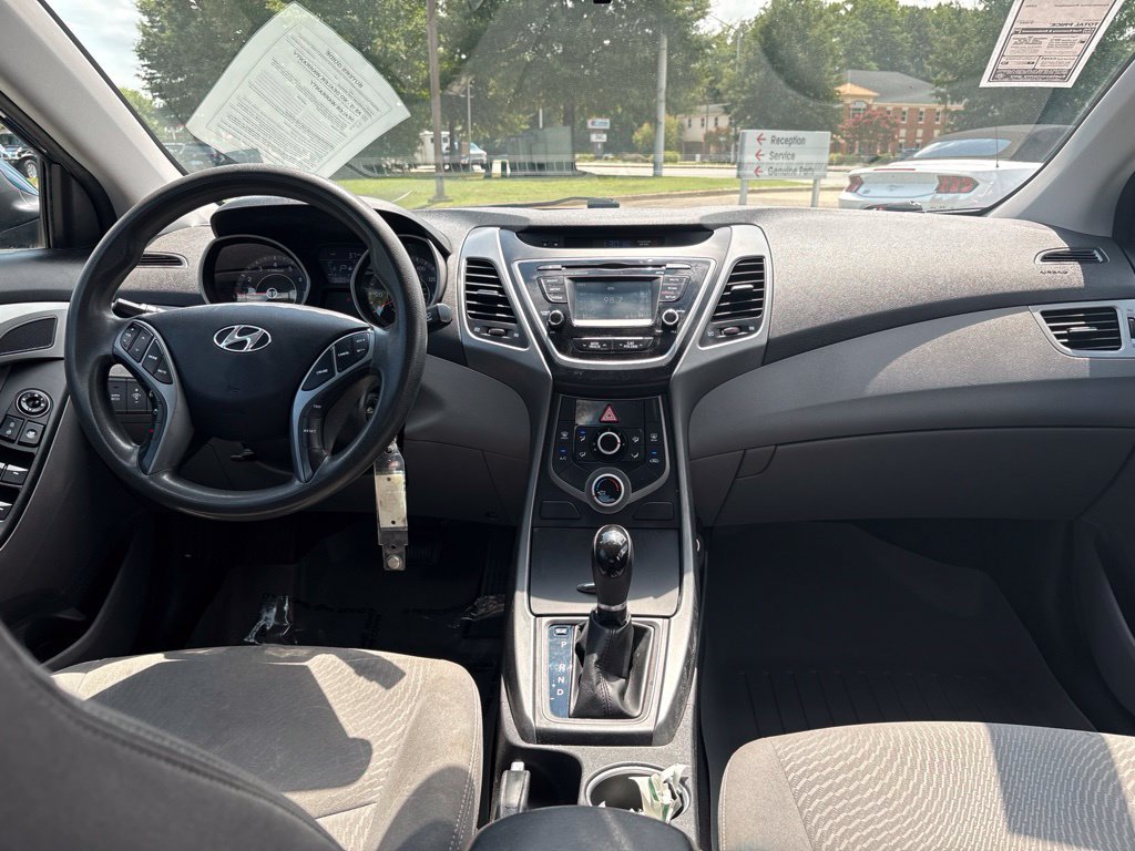 Used 2016 Hyundai Elantra SE w/ Option Group 02 FWD image 9