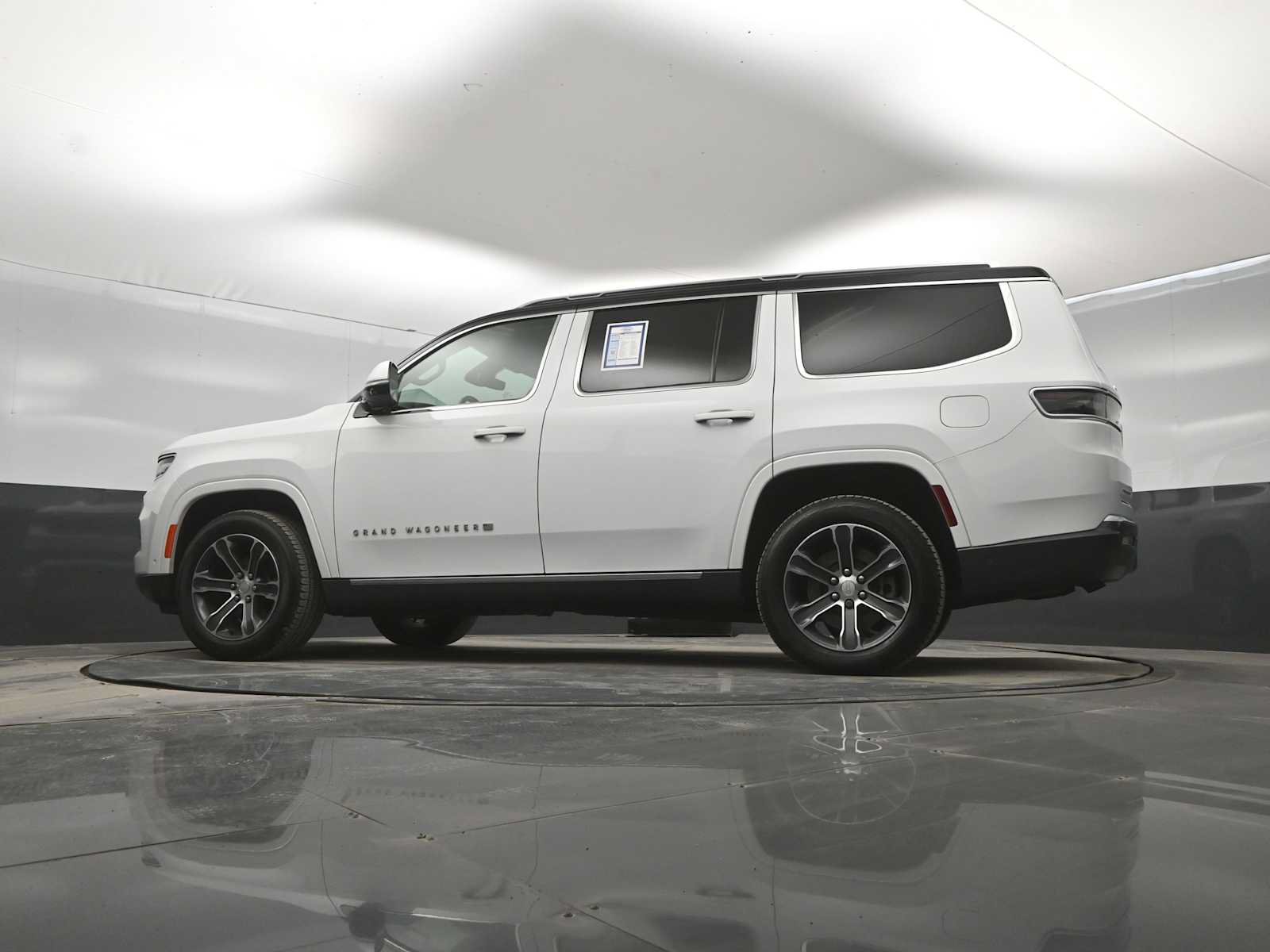 Used 2022 Jeep Grand Wagoneer Series I AWD/4WD image 38