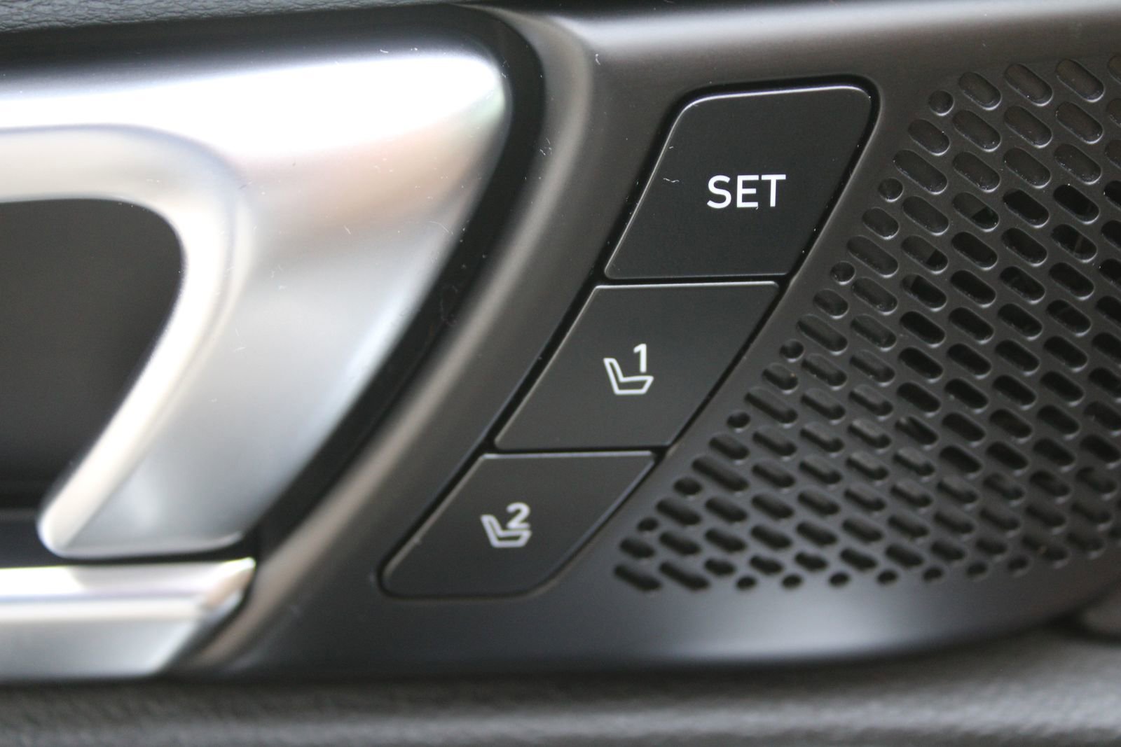 Used 2022 Kia Telluride SX w/ SX Prestige Package image 23