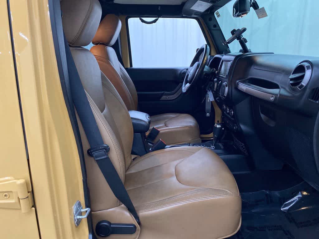 Used 2013 Jeep Wrangler Unlimited Sahara AWD/4WD image 18