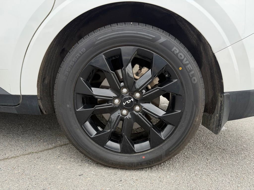 Used 2024 Kia Carnival SX FWD image 34