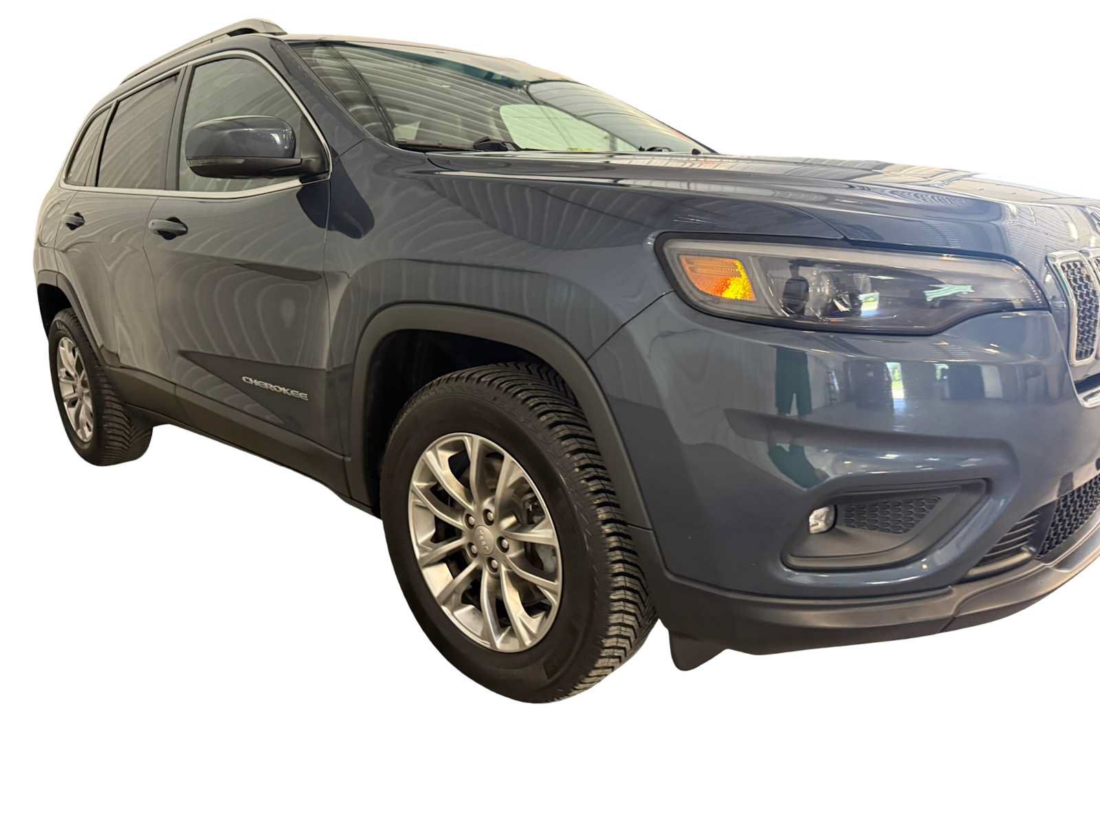 Used 2019 Jeep Cherokee Latitude Plus w/ Cold Weather Group AWD/4WD image 10