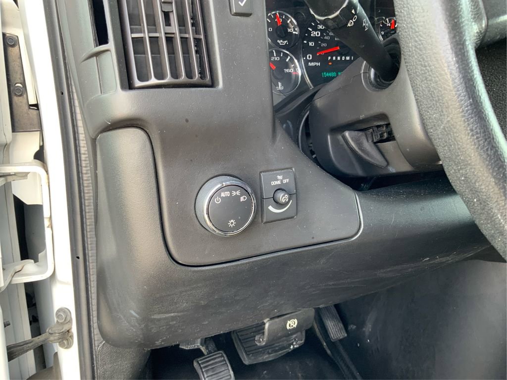 Used 2018 Chevrolet Express 2500 image 18