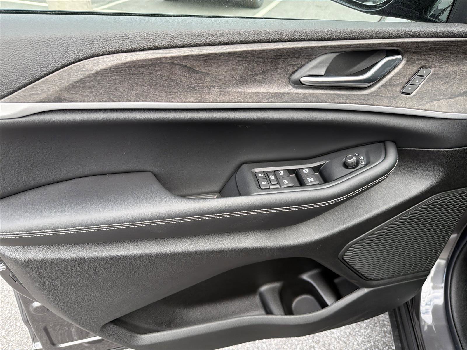 New 2025 Jeep Grand Cherokee Limited image 11