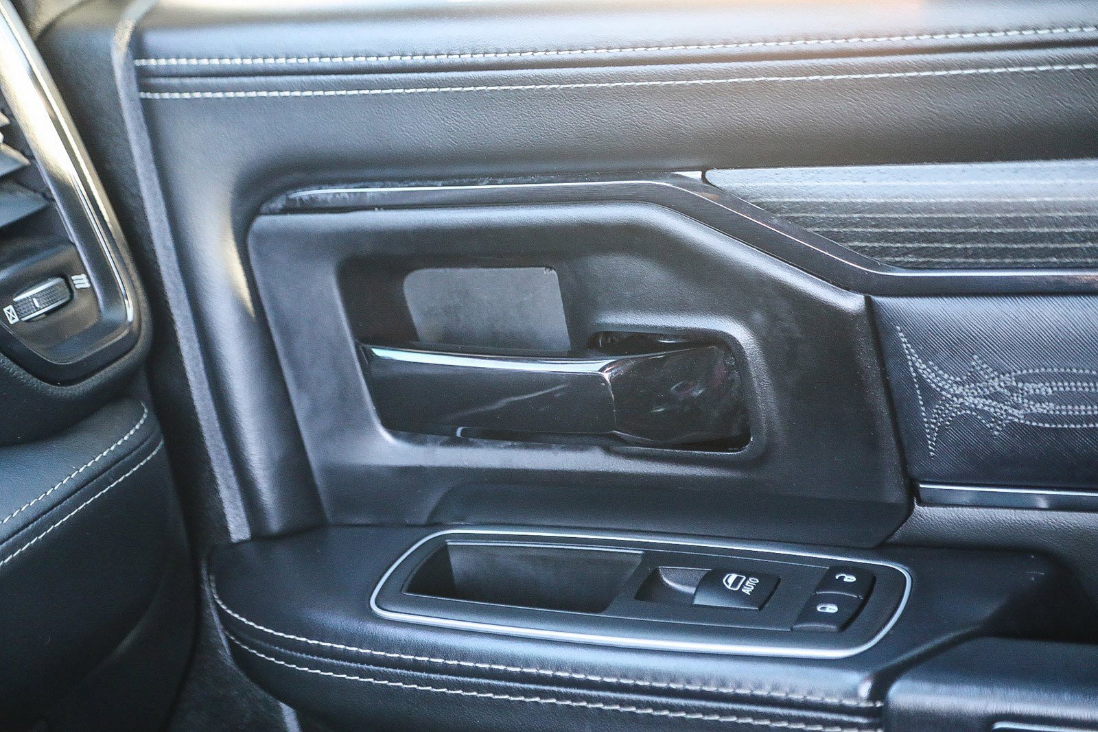 Used 2022 RAM 2500 Limited image 21