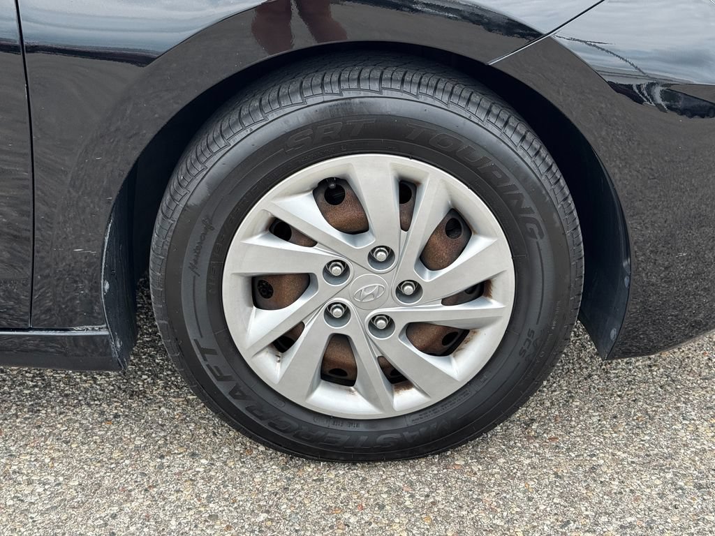 Used 2019 Hyundai Elantra SE FWD image 25