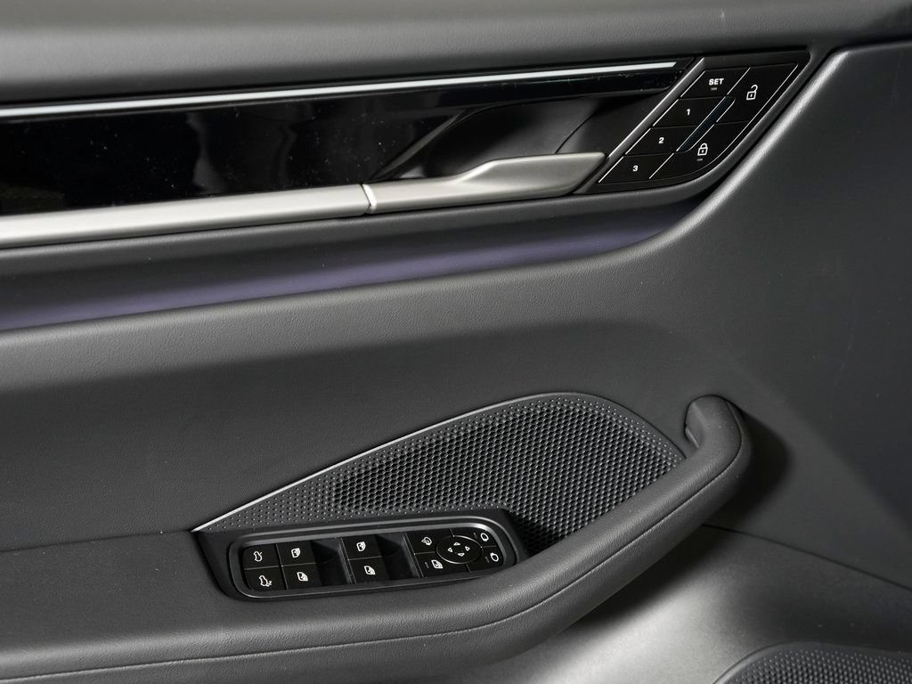 Certified 2026 Porsche Macan 4 Electric AWD/4WD image 16