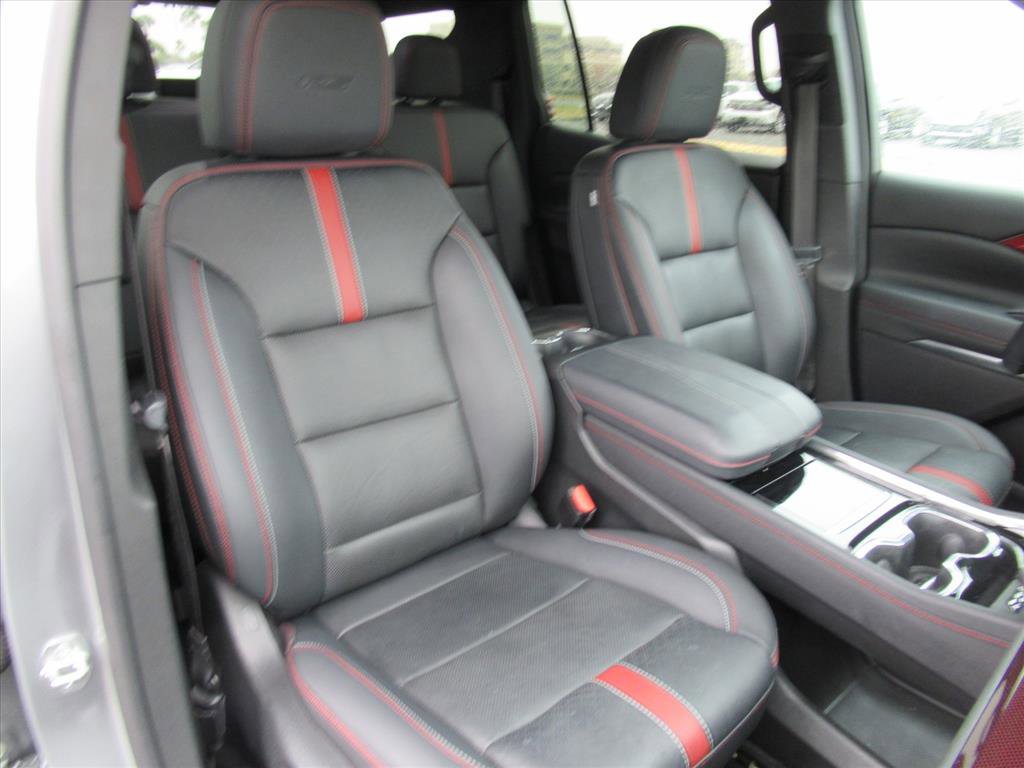 Used 2024 Chevrolet Traverse RS w/ LPO, Floor Liner Package image 8