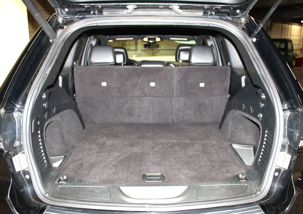Used 2018 Jeep Grand Cherokee Altitude image 32