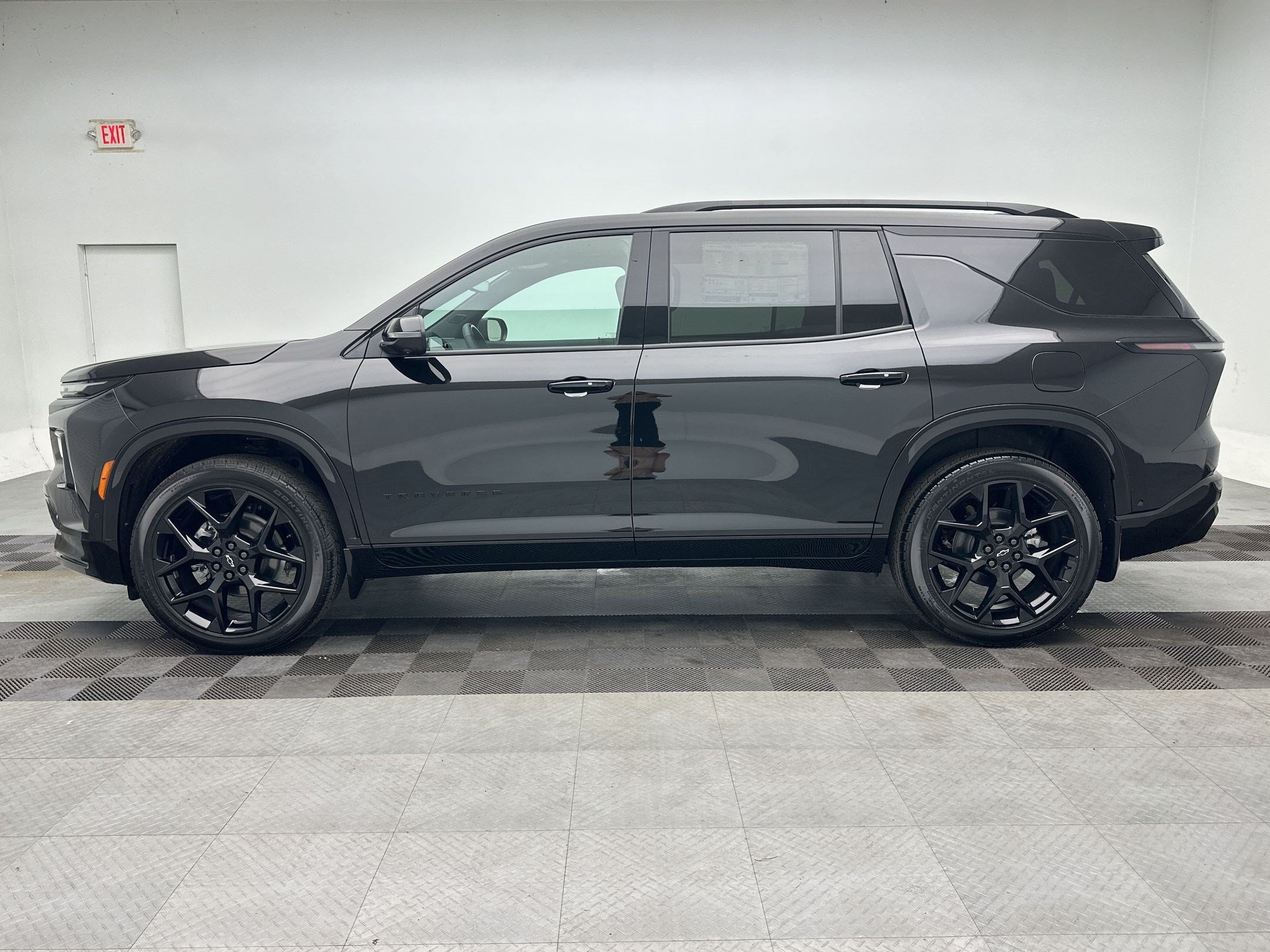 Certified 2026 Chevrolet Traverse RS w/ LPO, Floor Liner Package AWD/4WD image 2