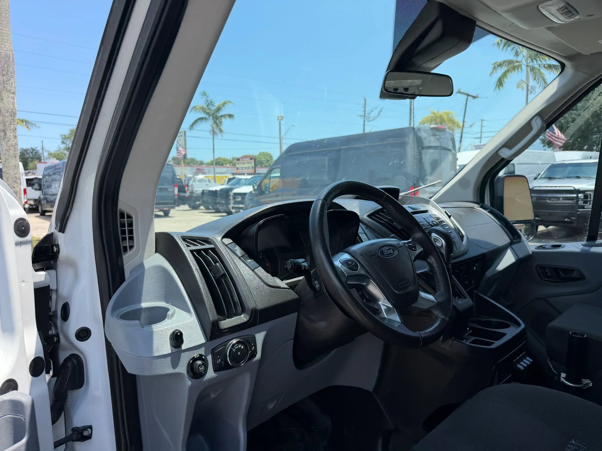 Used 2019 Ford Transit 250 148 Medium Roof w/ Exterior Upgrade Package RWD image 12