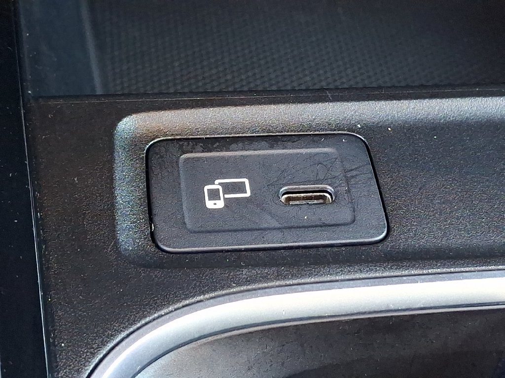 Used 2020 Mercedes-Benz GLB 250 4MATIC image 25
