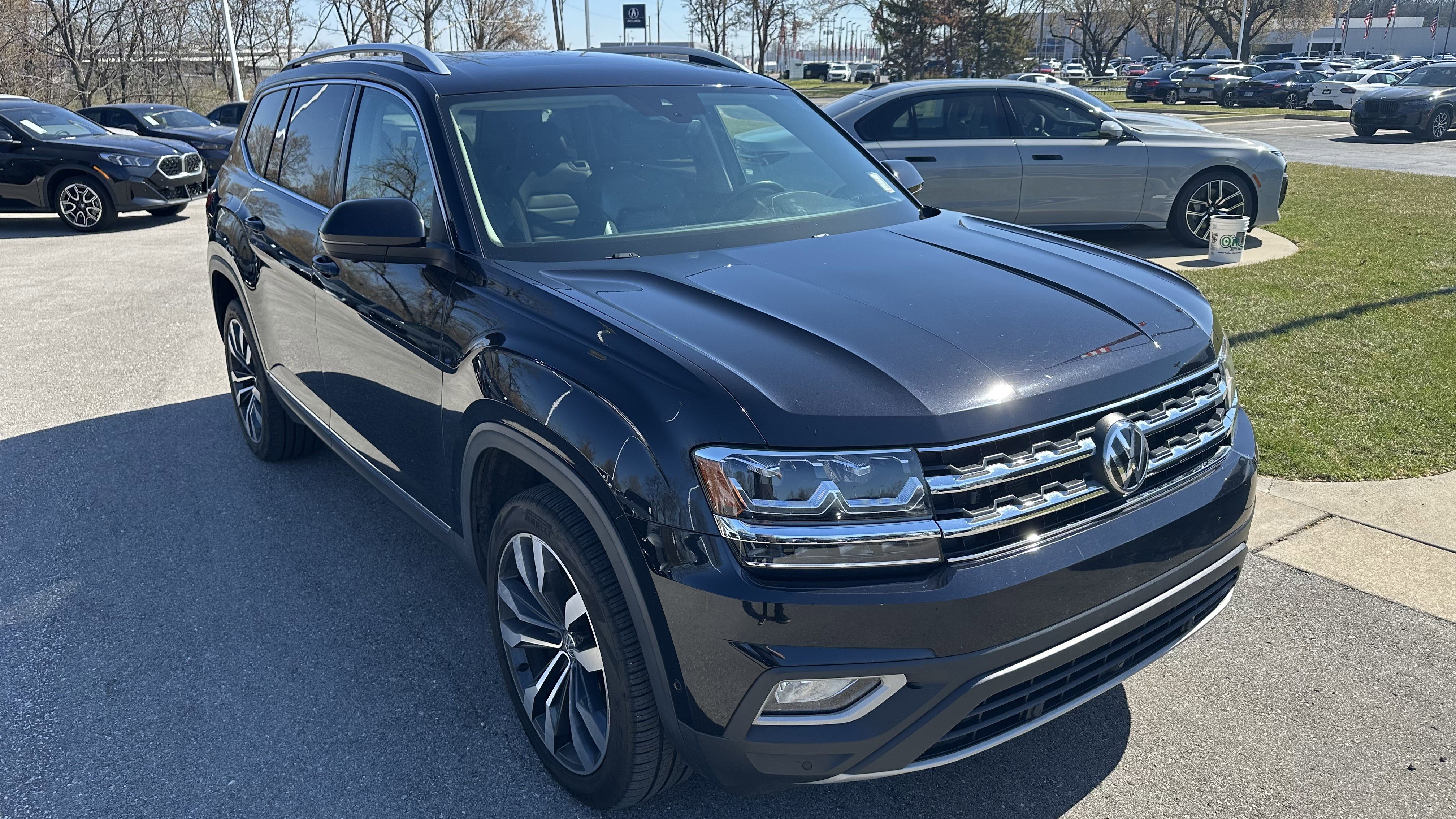 Used 2019 Volkswagen Atlas SEL Premium image 2