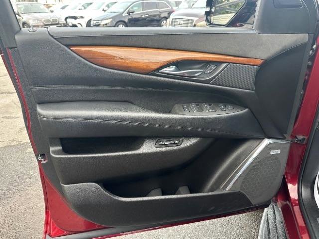 Used 2017 Cadillac Escalade Luxury image 15