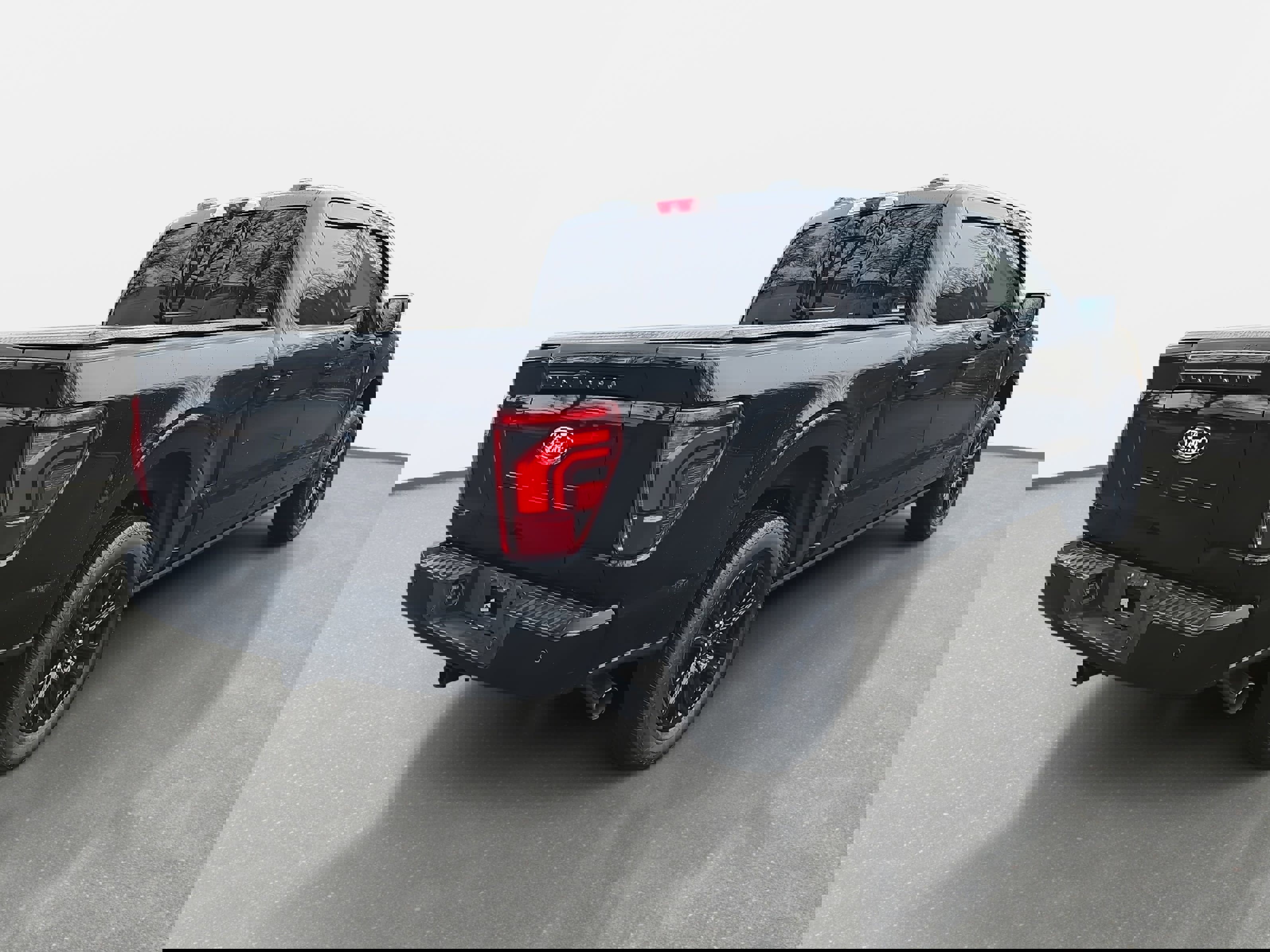 Used 2025 Ford F150 Platinum w/ FX4 Off-Road Package image 5