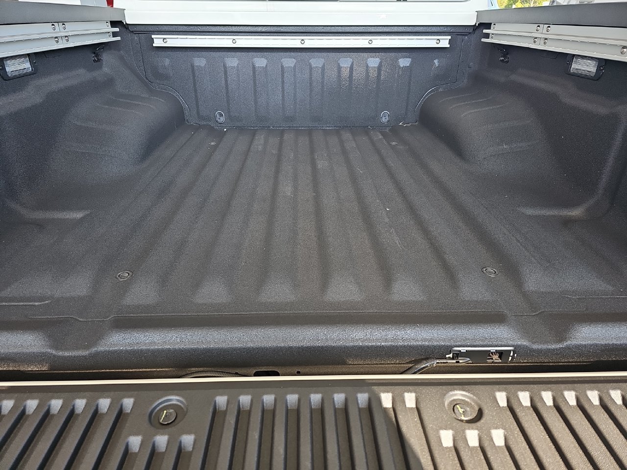 Used 2026 Nissan Frontier PRO-4X w/ Pro-4x Convenience Package AWD/4WD image 16